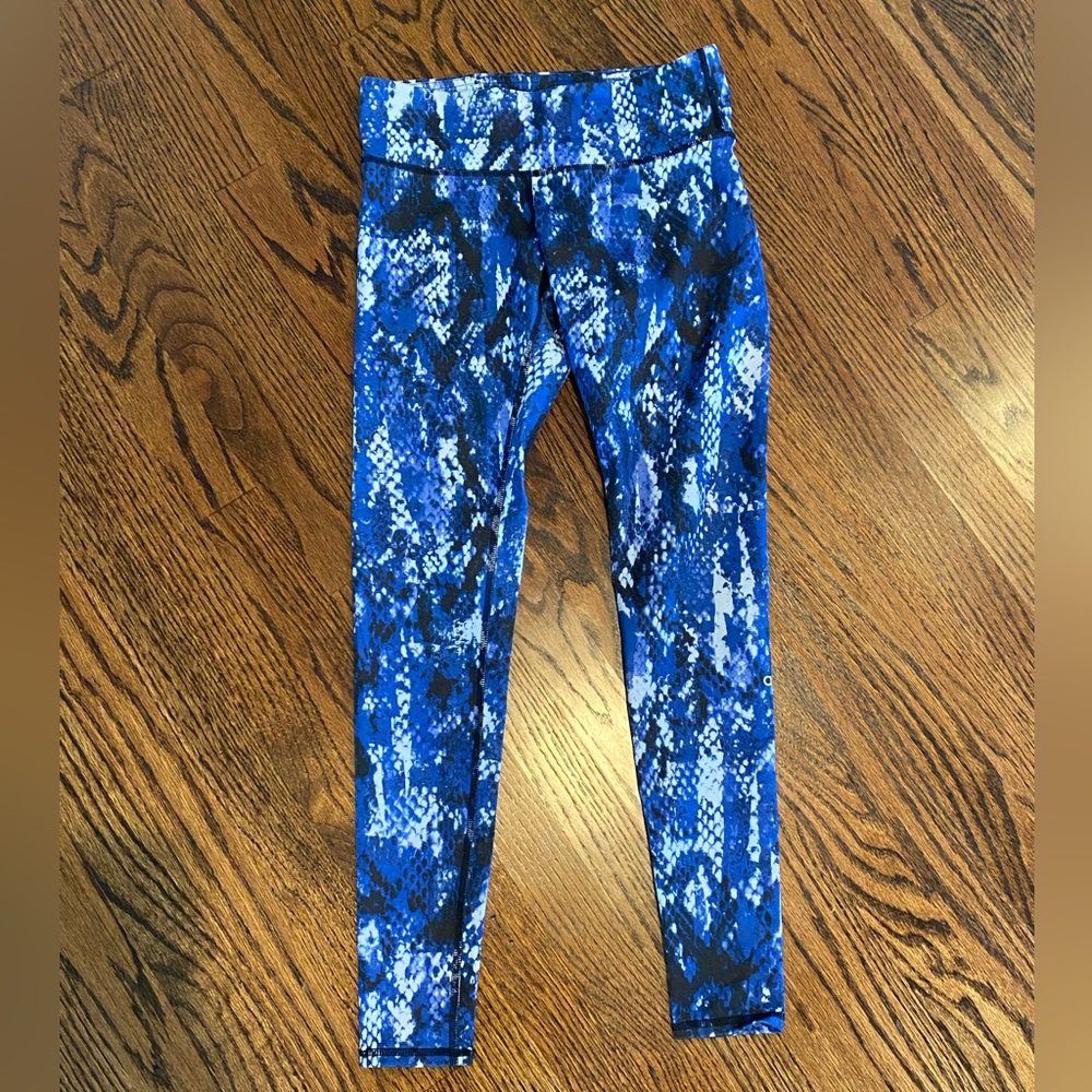 Women’s Alo yoga leggings size XS